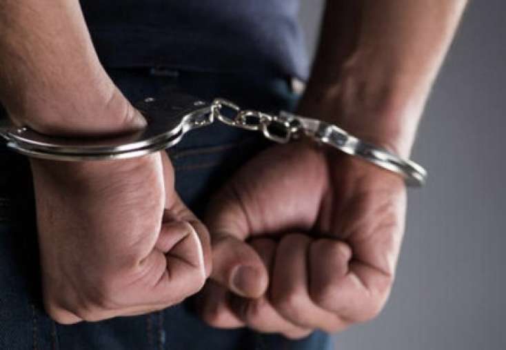 Oğlan anasının və qardaşının qızıllarını oğurladı